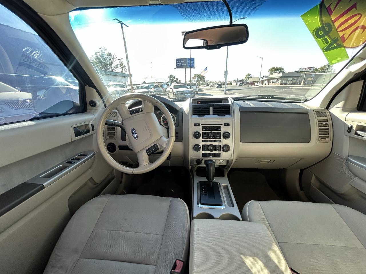 Ford Escape 4WD 4dr XLT 2012