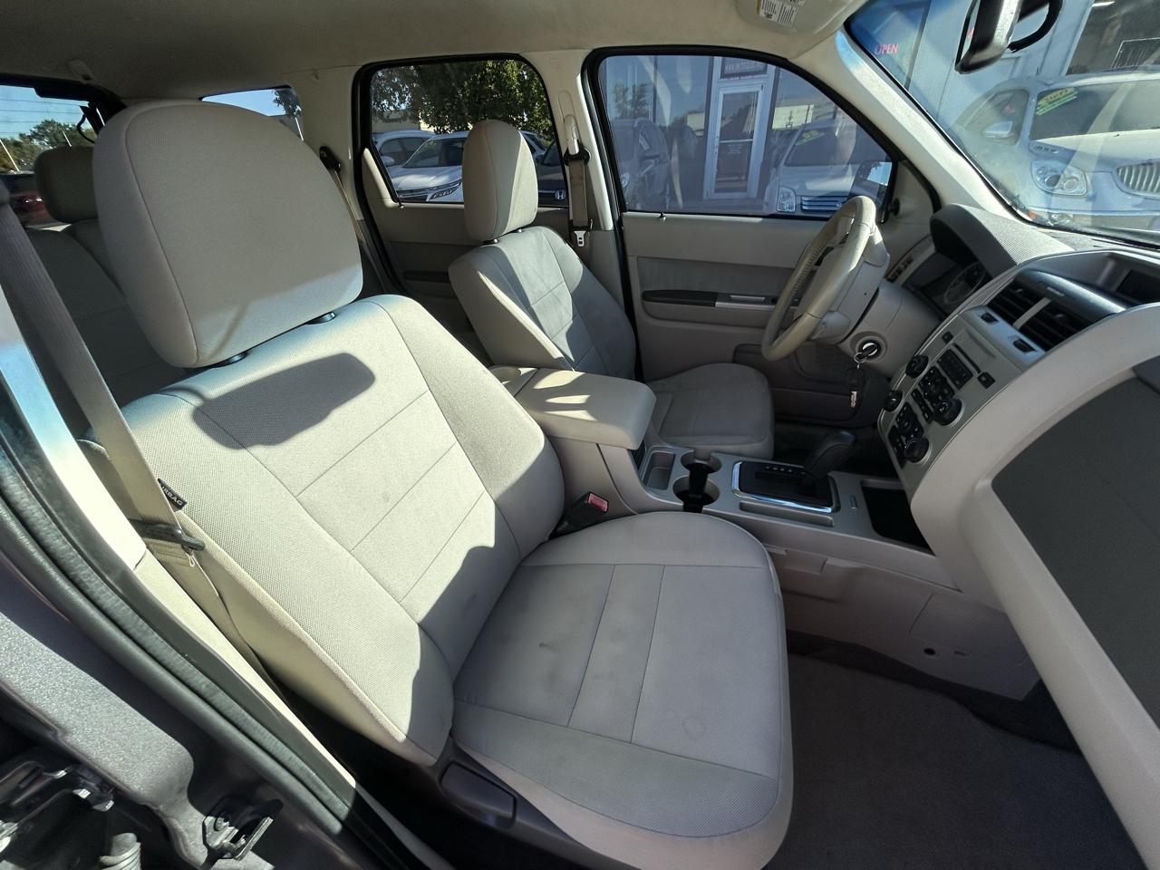 Ford Escape 4WD 4dr XLT 2012