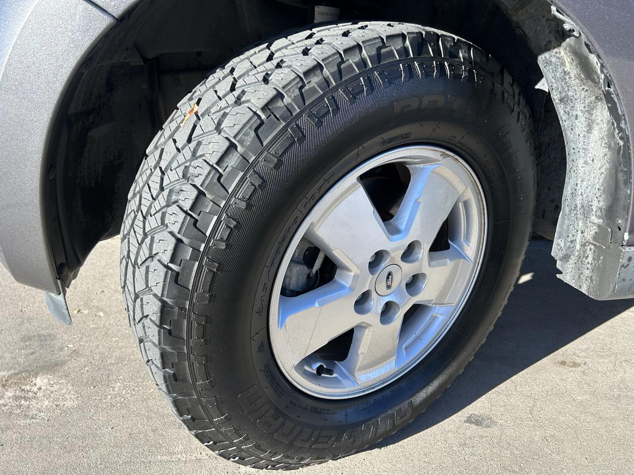 Ford Escape 4WD 4dr XLT 2012