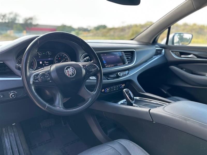 Buick Enclave Essence AWD 2021