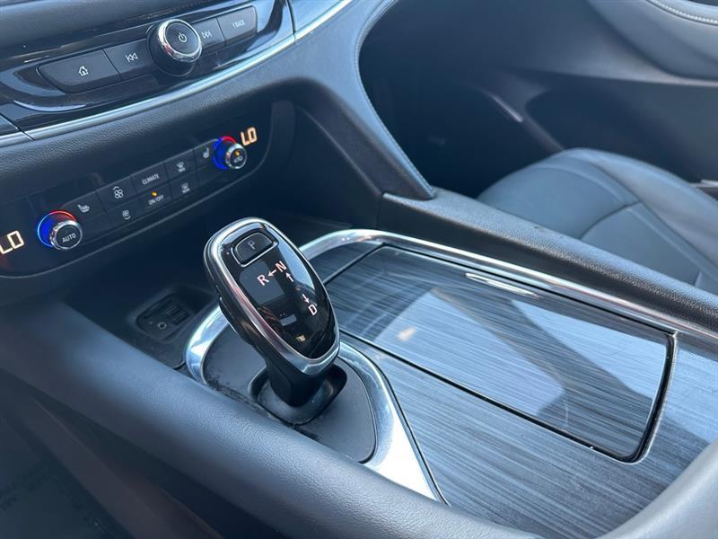 Buick Enclave Essence AWD 2021