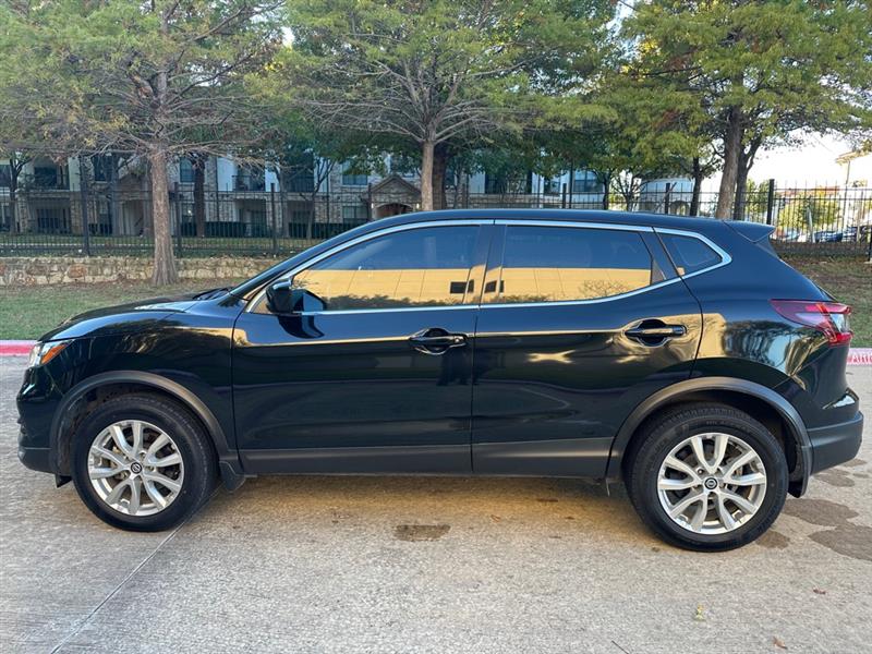 Nissan Rogue Sport S 2022