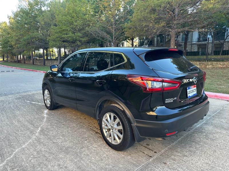 Nissan Rogue Sport S 2022