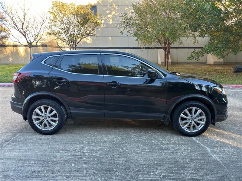 Nissan Rogue Sport S 2022