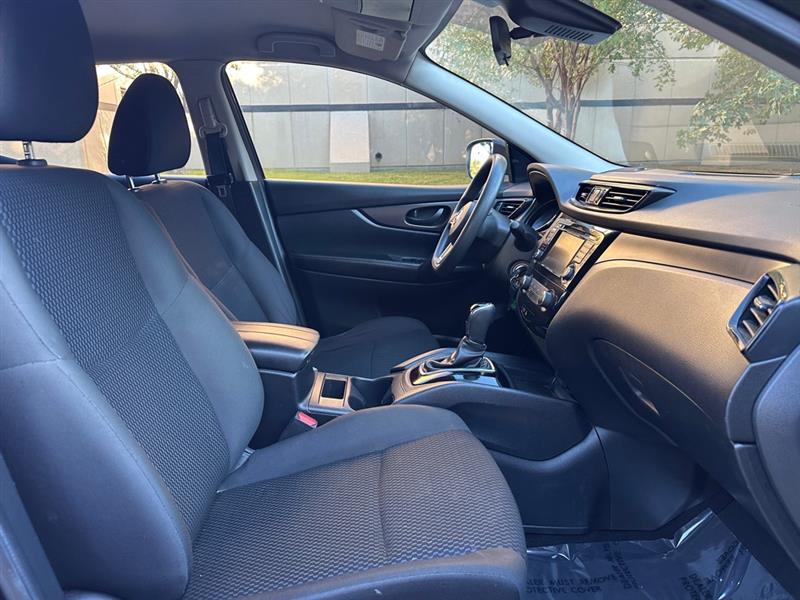 Nissan Rogue Sport S 2022