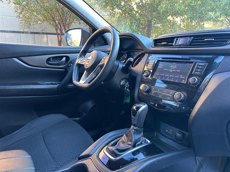 Nissan Rogue Sport S 2022