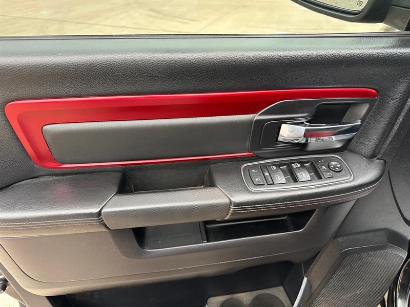 RAM 1500 Rebel Crew Cab SWB 4WD 2016