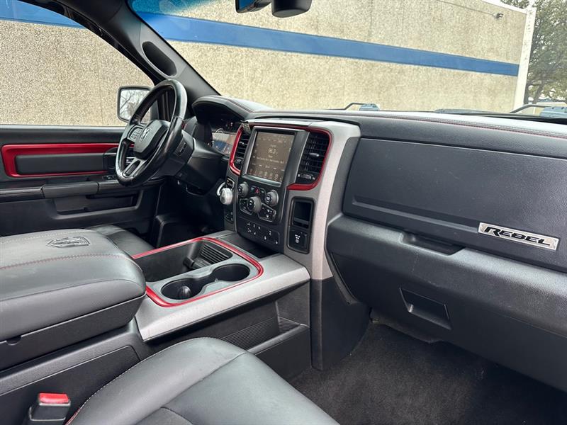 RAM 1500 Rebel Crew Cab SWB 4WD 2016