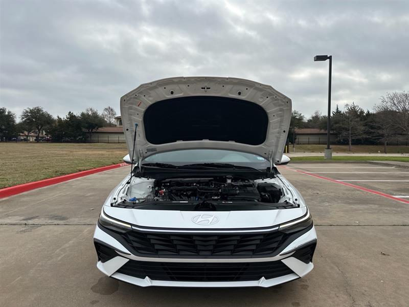 Hyundai Elantra SEL 2024