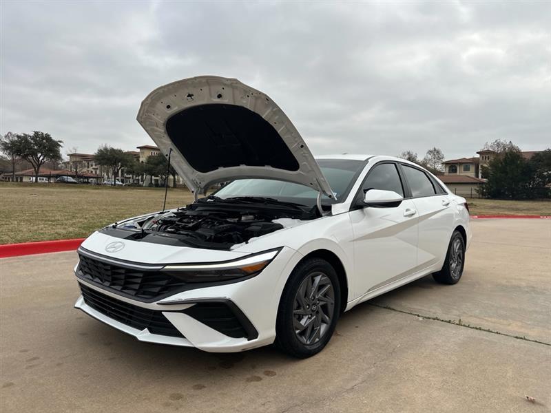 Hyundai Elantra SEL 2024