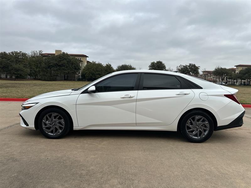 Hyundai Elantra SEL 2024