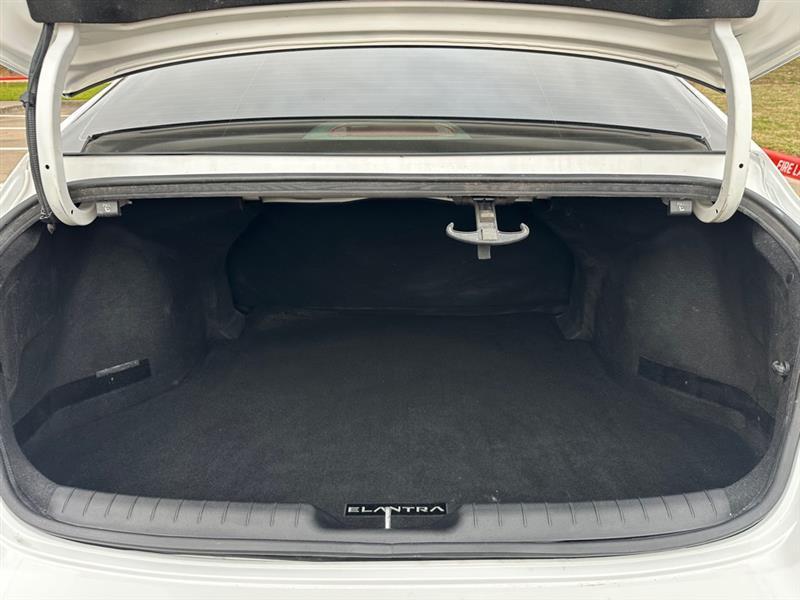 Hyundai Elantra SEL 2024