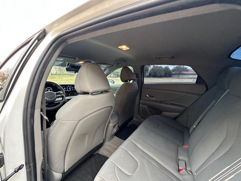 Hyundai Elantra SEL 2024