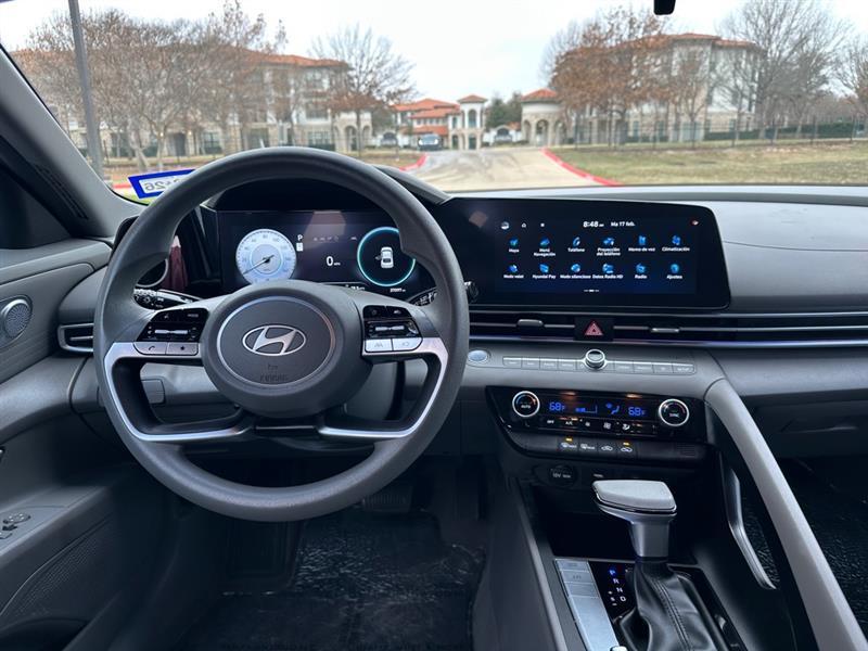 Hyundai Elantra SEL 2024