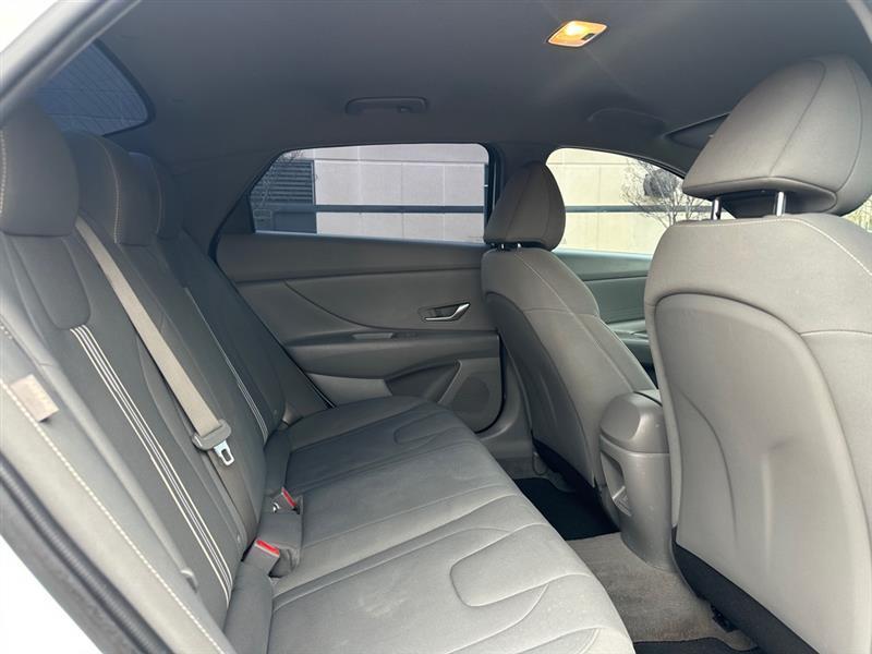 Hyundai Elantra SEL 2024