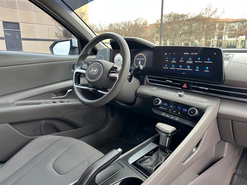 Hyundai Elantra SEL 2024