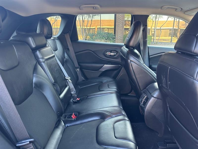 Jeep Cherokee Latitude Plus FWD 2019