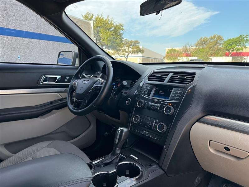 Ford Explorer XLT FWD 2019