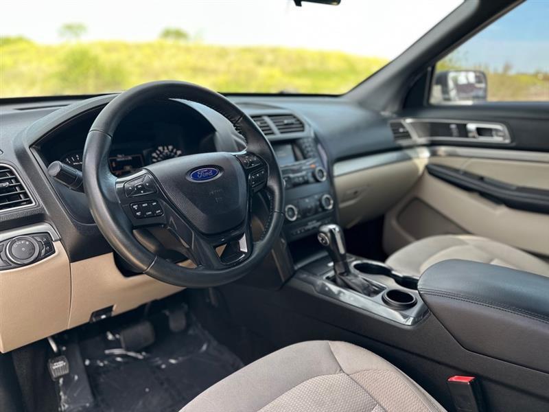 Ford Explorer XLT FWD 2019