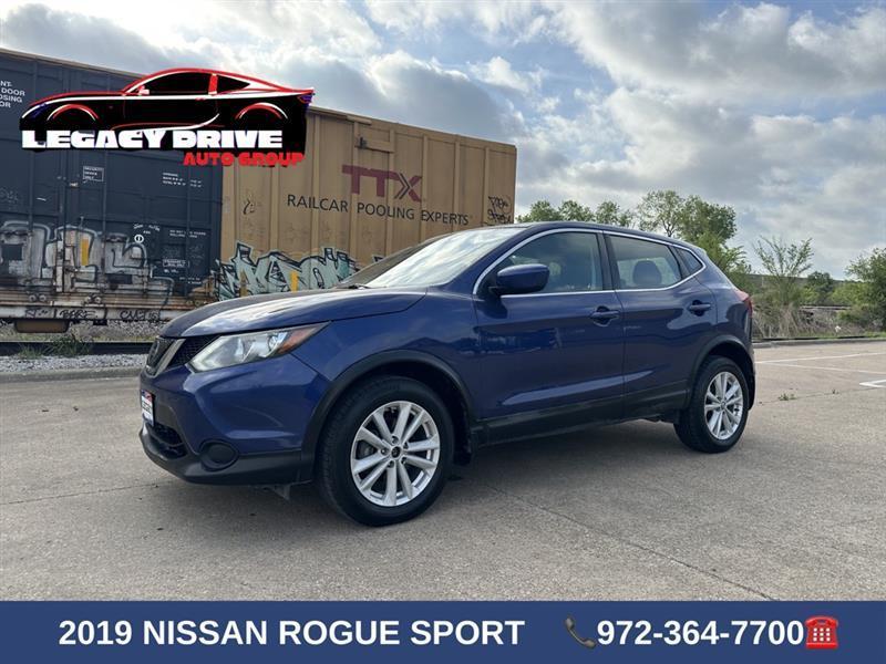 Nissan Rogue Sport S 2019