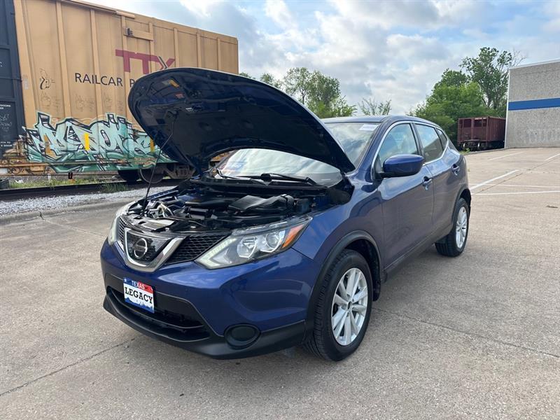 Nissan Rogue Sport S 2019