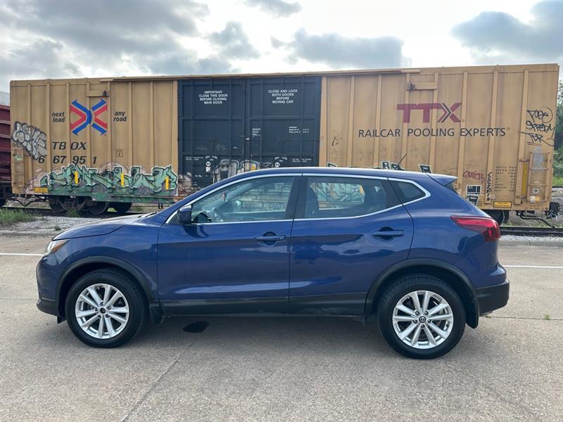 Nissan Rogue Sport S 2019