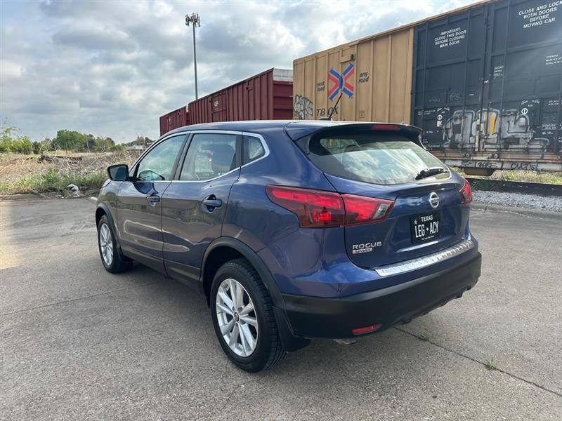 Nissan Rogue Sport S 2019