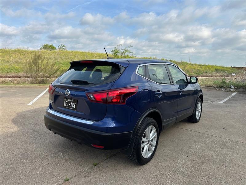 Nissan Rogue Sport S 2019