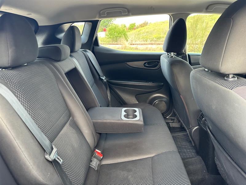 Nissan Rogue Sport S 2019