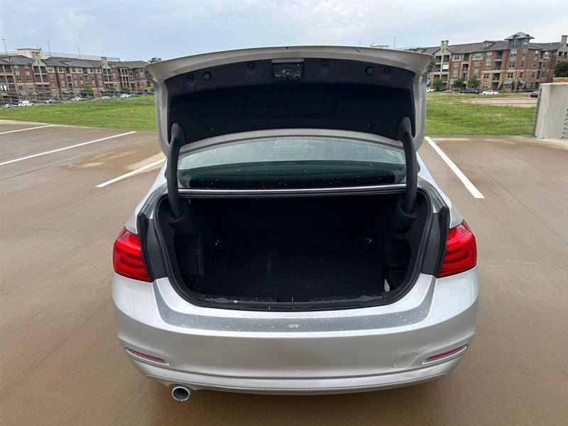 BMW 3-Series 320i Sedan 2018