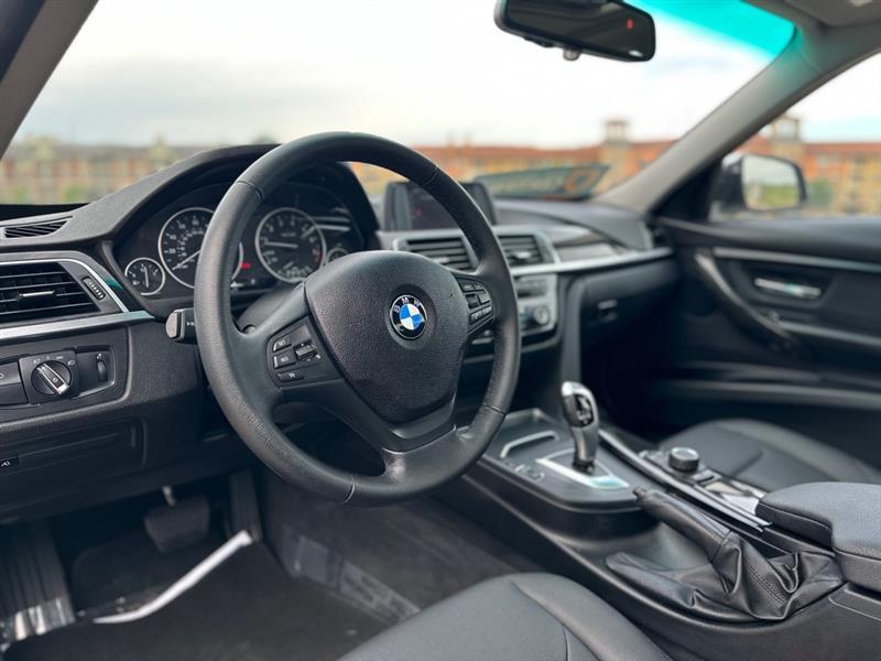 BMW 3-Series 320i Sedan 2018