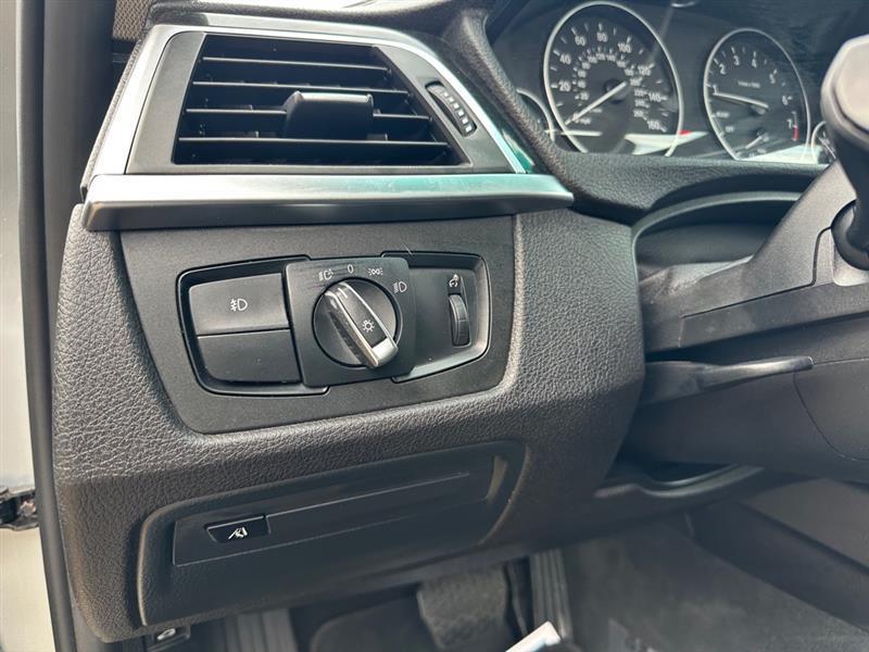 BMW 3-Series 320i Sedan 2018