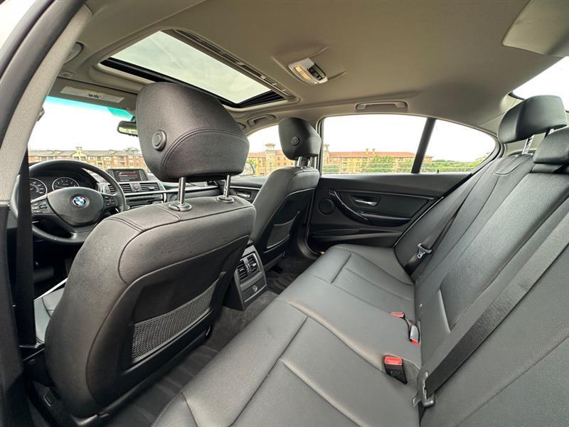 BMW 3-Series 320i Sedan 2018