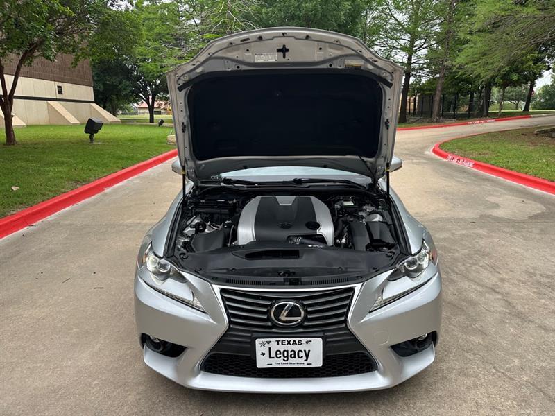 Lexus IS 300 AWD 2016