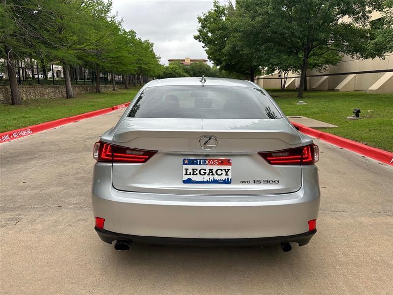 Lexus IS 300 AWD 2016