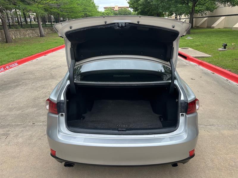 Lexus IS 300 AWD 2016