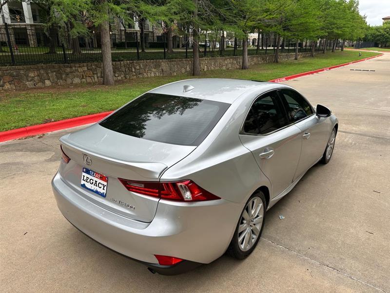 Lexus IS 300 AWD 2016