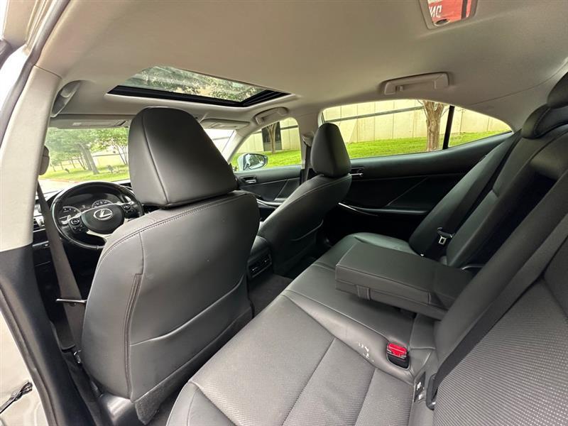 Lexus IS 300 AWD 2016