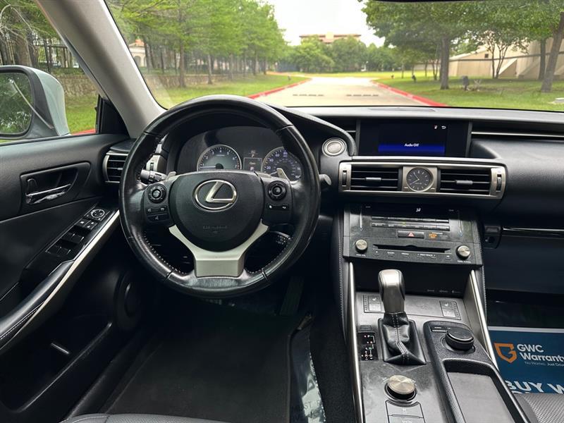 Lexus IS 300 AWD 2016