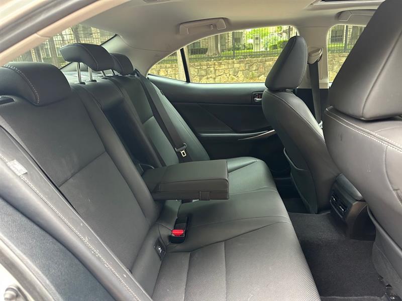 Lexus IS 300 AWD 2016