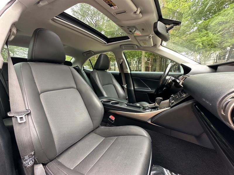 Lexus IS 300 AWD 2016