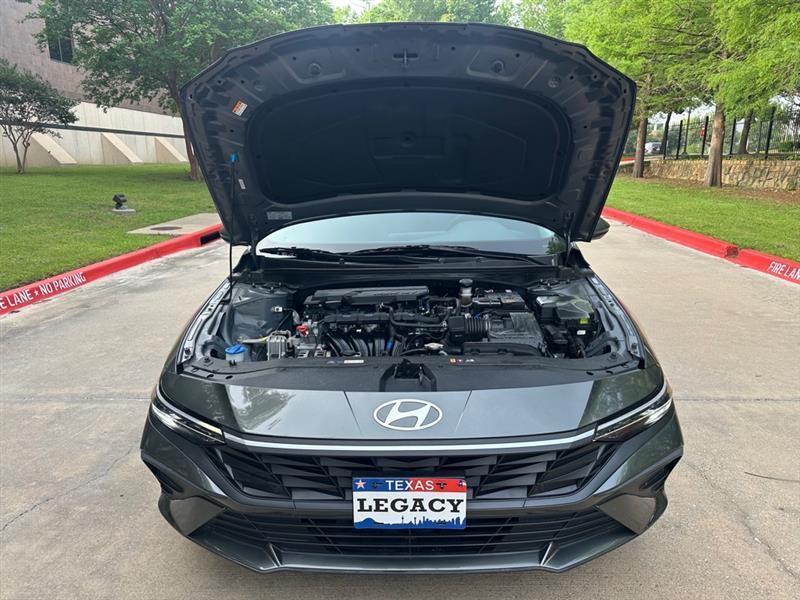 Hyundai Elantra SEL 2024