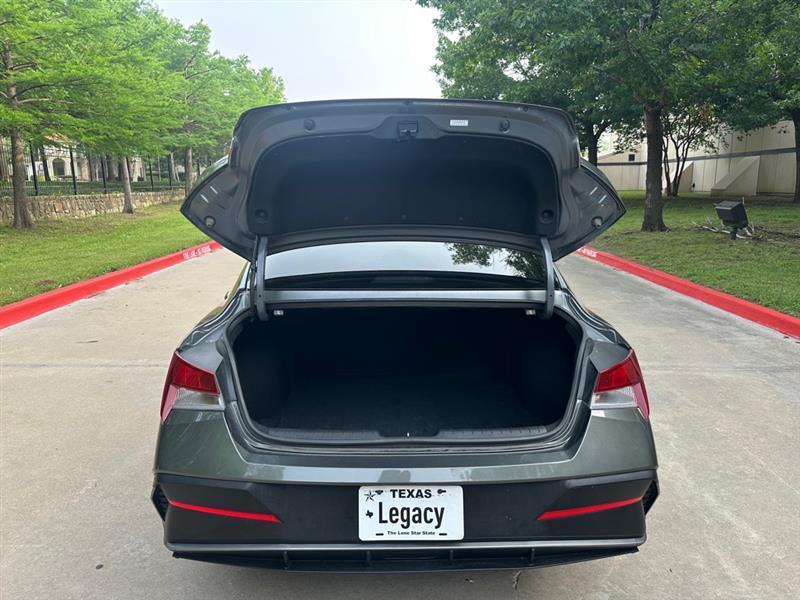 Hyundai Elantra SEL 2024