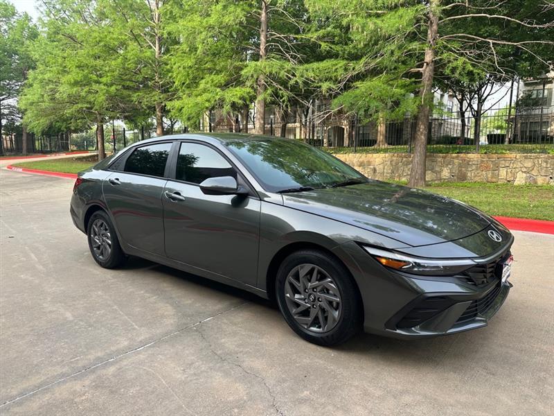 Hyundai Elantra SEL 2024