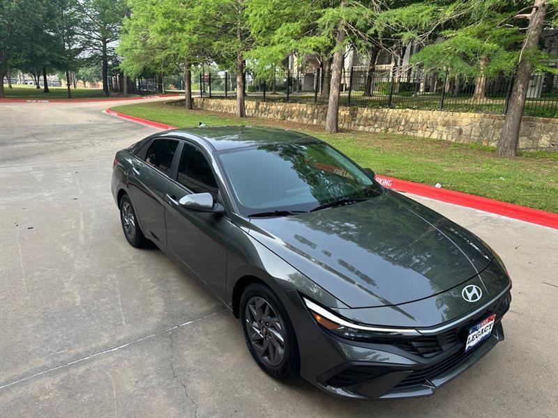 Hyundai Elantra SEL 2024