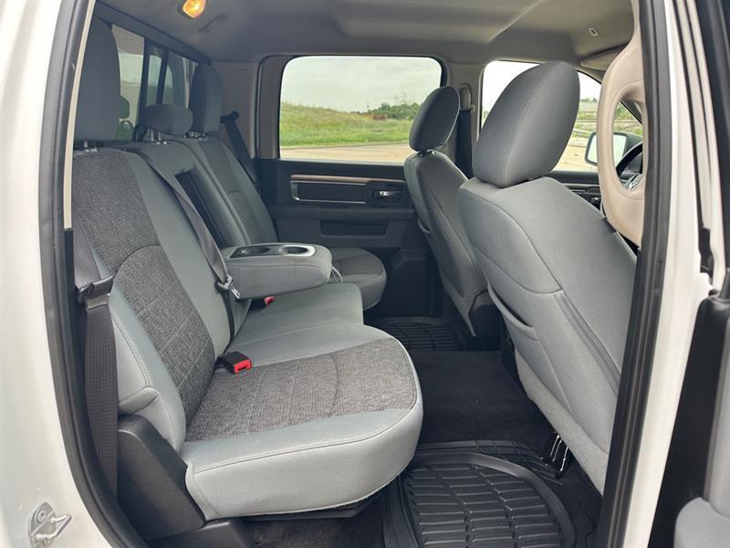 RAM 1500 SLT Crew Cab SWB 4WD 2017