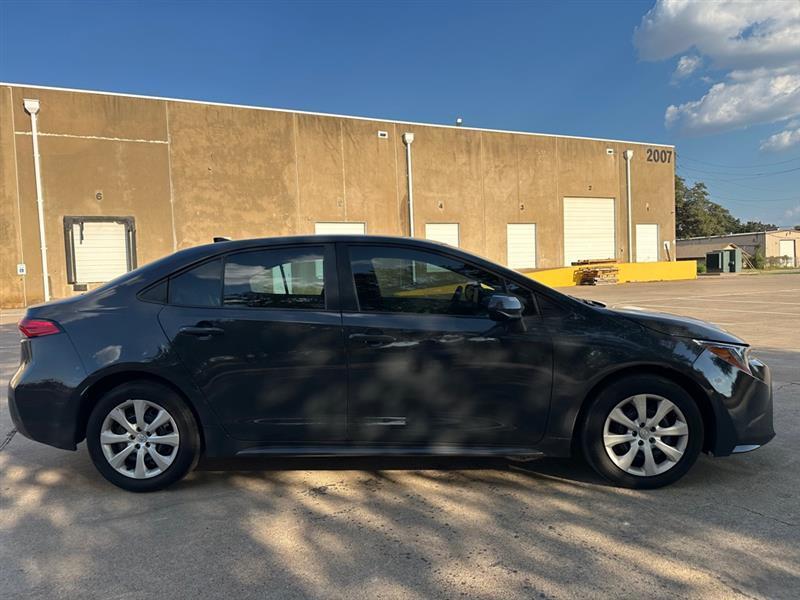 Toyota Corolla LE 2025