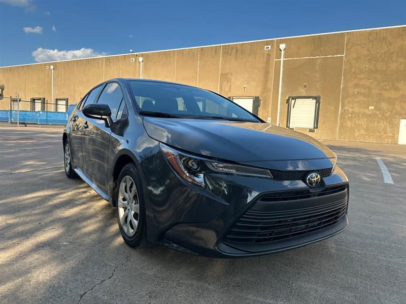 Toyota Corolla LE 2025