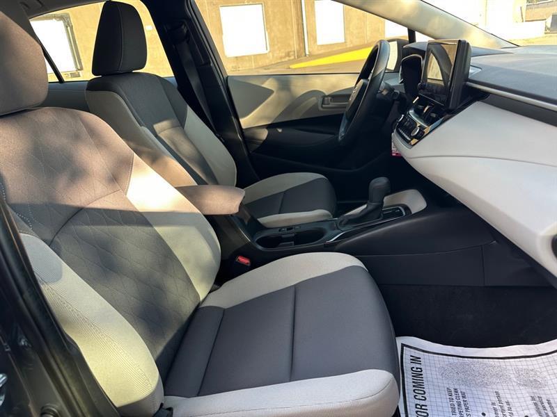 Toyota Corolla LE 2025