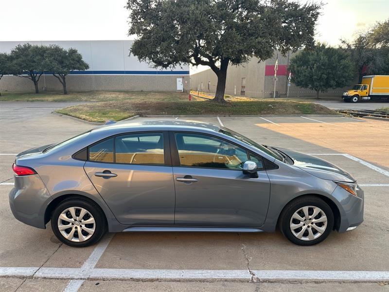 Toyota Corolla LE 2026
